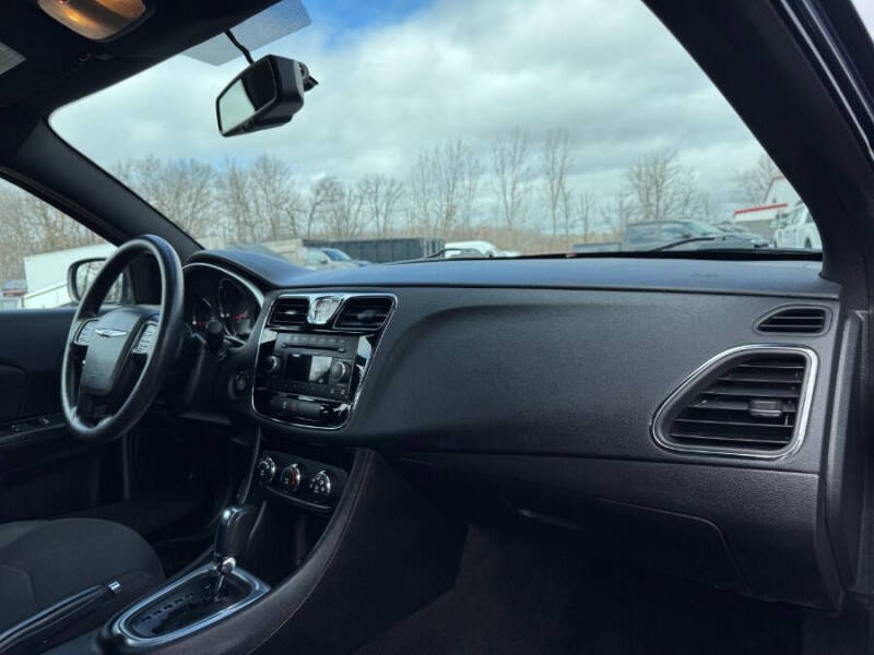 2014 Chrysler 200 LX