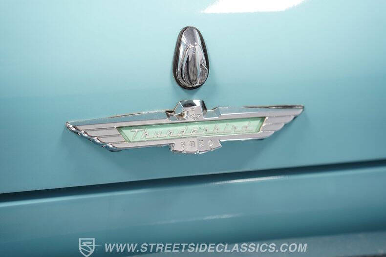 1957 Ford Thunderbird