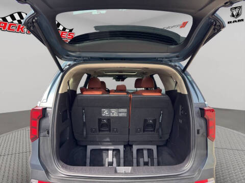 2025 Kia Carnival SX