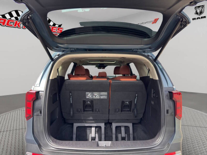 2025 Kia Carnival SX
