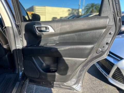 2013 Nissan Pathfinder SL