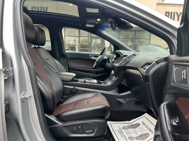 2020 Ford Edge Titanium