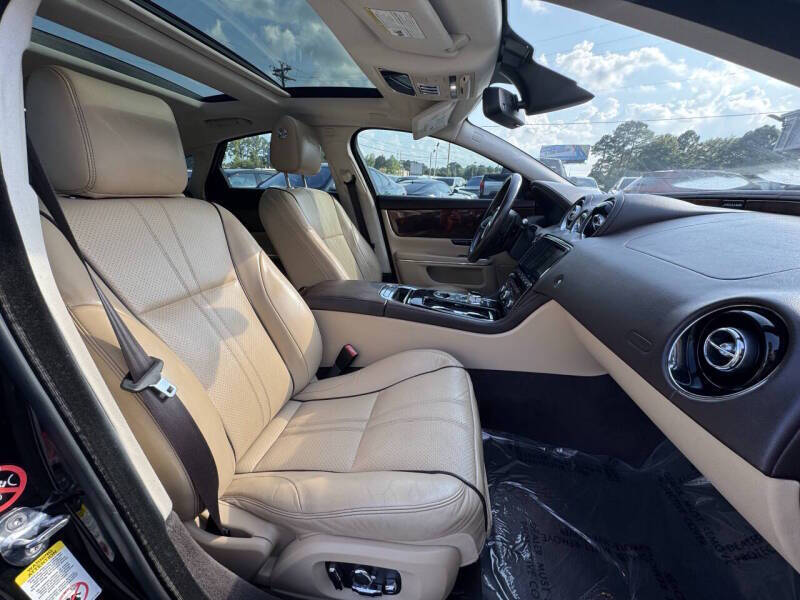 2016 Jaguar XJ R-Sport