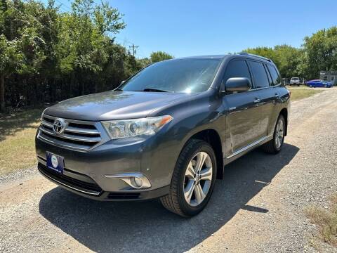 2013 Toyota Highlander for sale at The Car Shed in Burleson TX