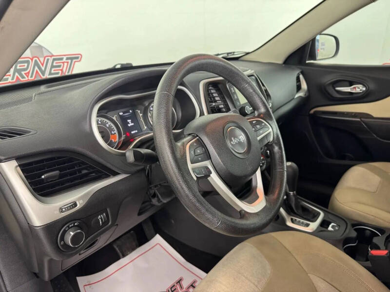 2015 Jeep Cherokee Sport