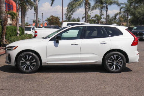 2024 Volvo XC60 B5 Core Dark Theme
