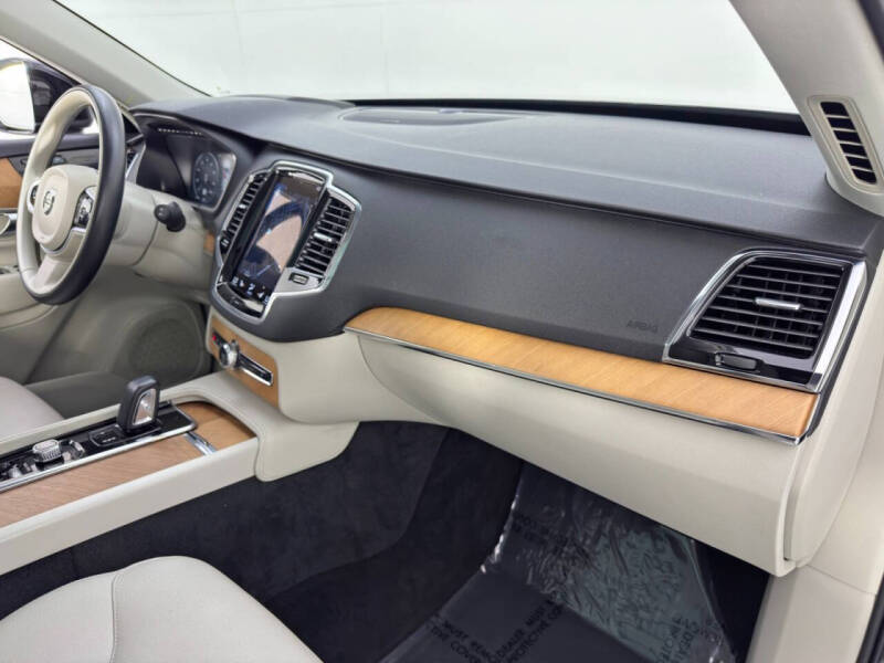 2021 Volvo XC90 Recharge T8 Inscription Expression 7P