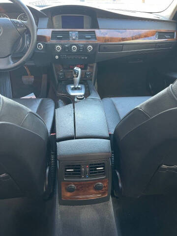 2010 BMW 5 Series 528i