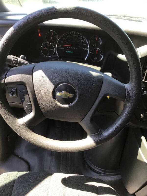 2024 Chevrolet Express 2500