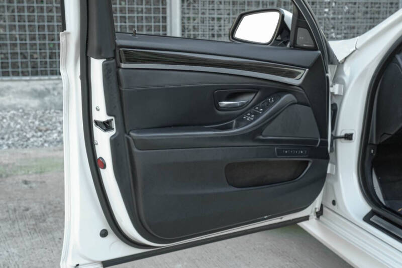 2016 BMW 5 Series 550i