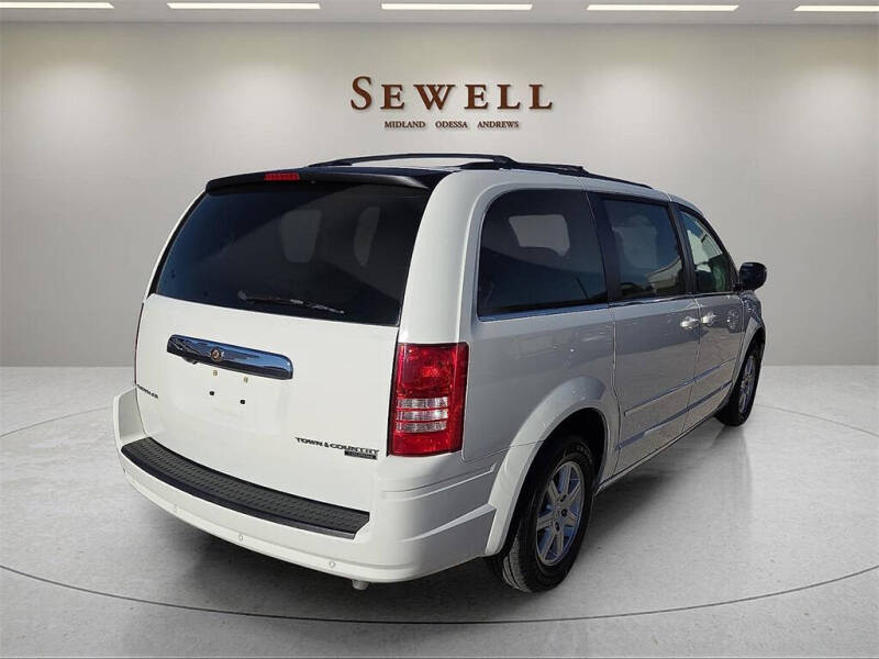 2010 Chrysler Town and Country Touring