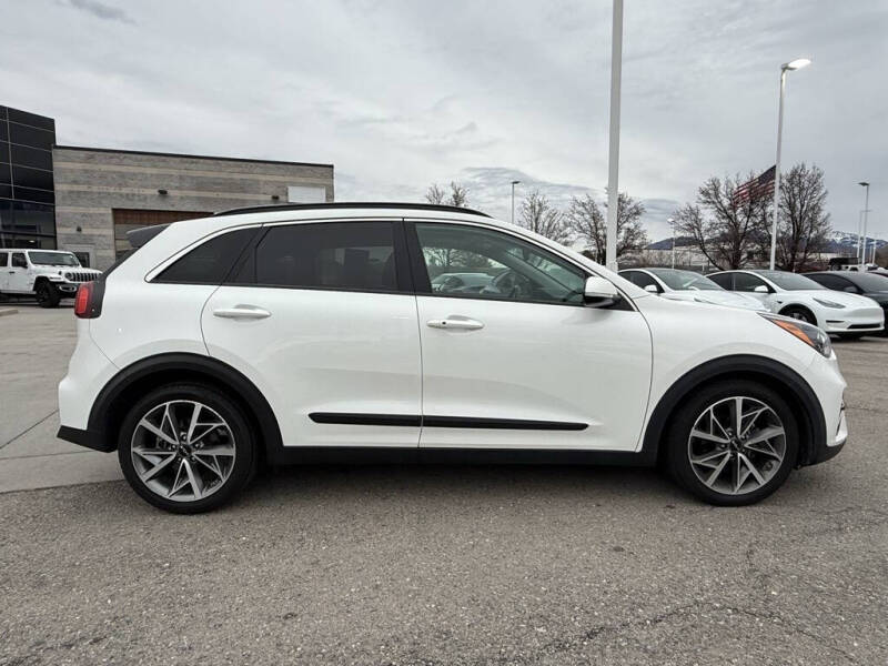 2022 Kia Niro Touring Special Edition