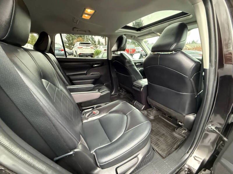 2022 Toyota Highlander Hybrid XLE