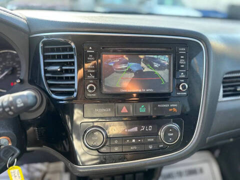 2017 Mitsubishi Outlander ES