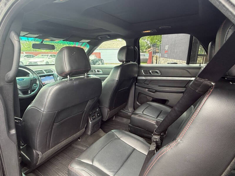 2017 Ford Explorer Sport