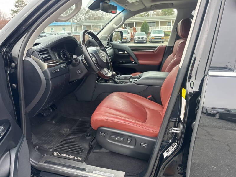 2021 Lexus LX 570 Three-Row