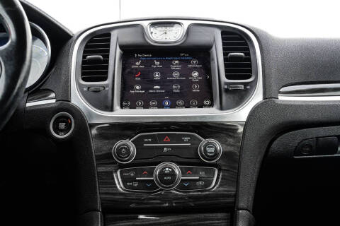 2018 Chrysler 300 Touring L