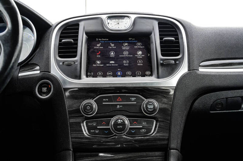 2018 Chrysler 300 Touring L