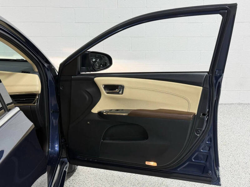 2018 Toyota Avalon Hybrid Limited