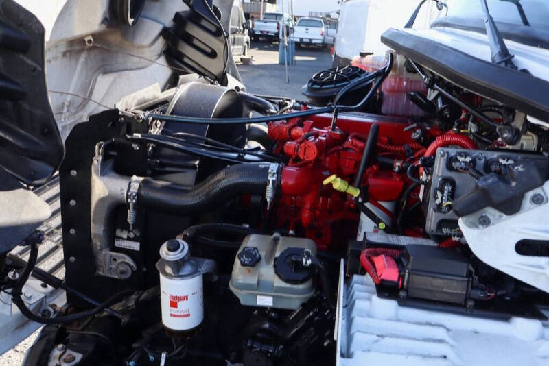 2014 Freightliner M2 106