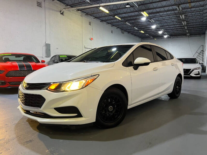 2018 Chevrolet Cruze for sale at Lamberti Auto Collection in Plantation FL