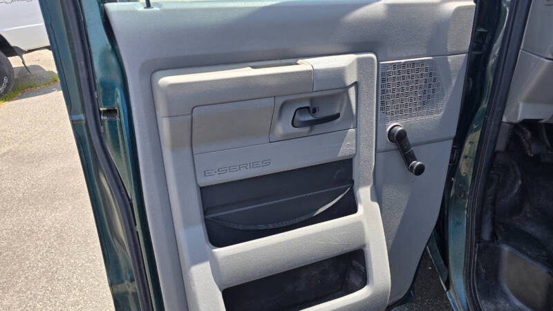 2009 Ford E-Series E-350 SD XL