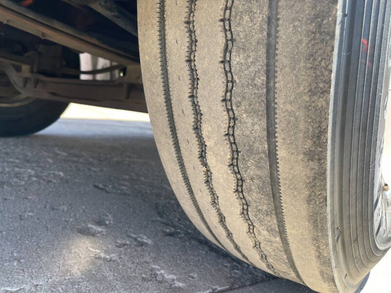 2013 Freightliner Business class M2