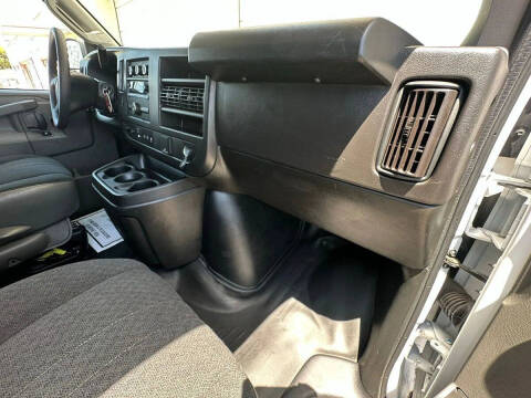 2023 GMC Savana 2500