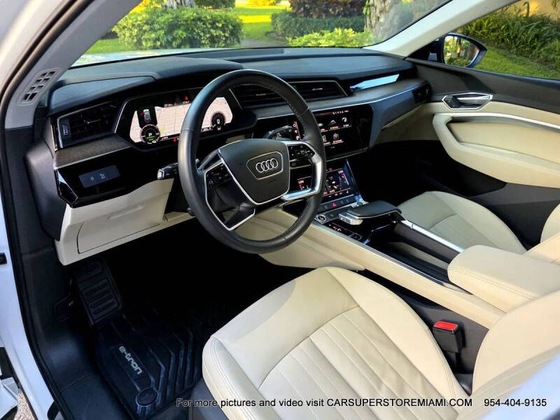 2021 Audi e-tron quattro Premium