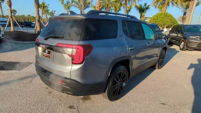 2022 GMC Acadia SLT