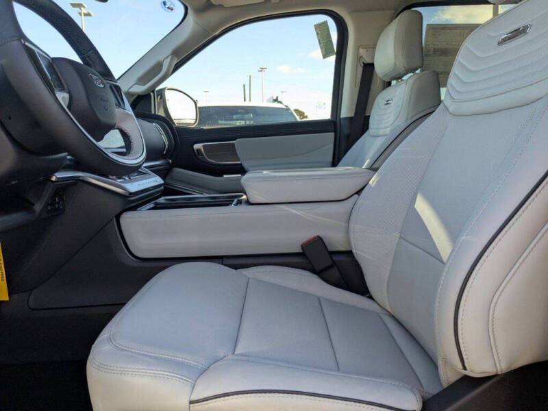 2025 Ford Expedition MAX Platinum