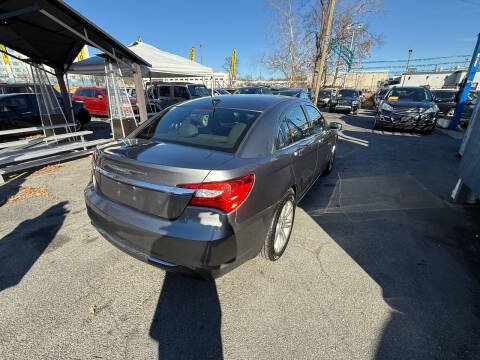 2011 Chrysler 200 Touring