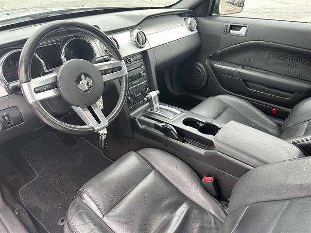 2006 Ford Mustang V6 Deluxe