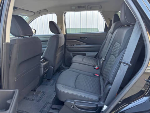 2022 Nissan Pathfinder SV