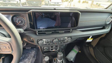2026 Jeep Gladiator Sahara