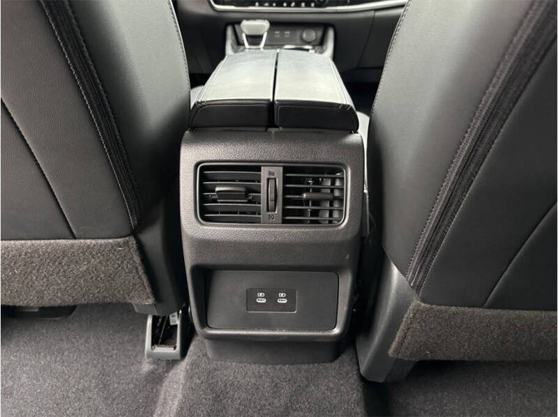 2026 Nissan Rogue SL