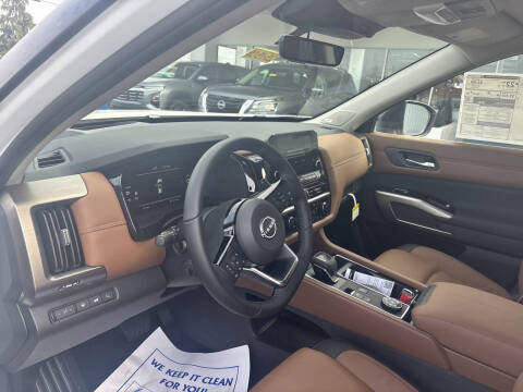 2025 Nissan Pathfinder Platinum