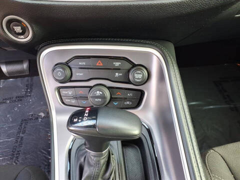 2022 Dodge Challenger SXT