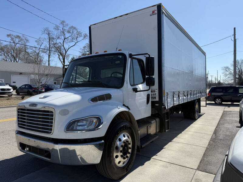 2013 Freightliner M2 106