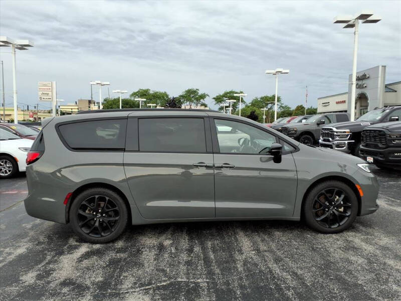 2025 Chrysler Pacifica Limited
