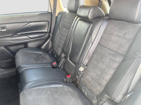 2020 Mitsubishi Outlander SE