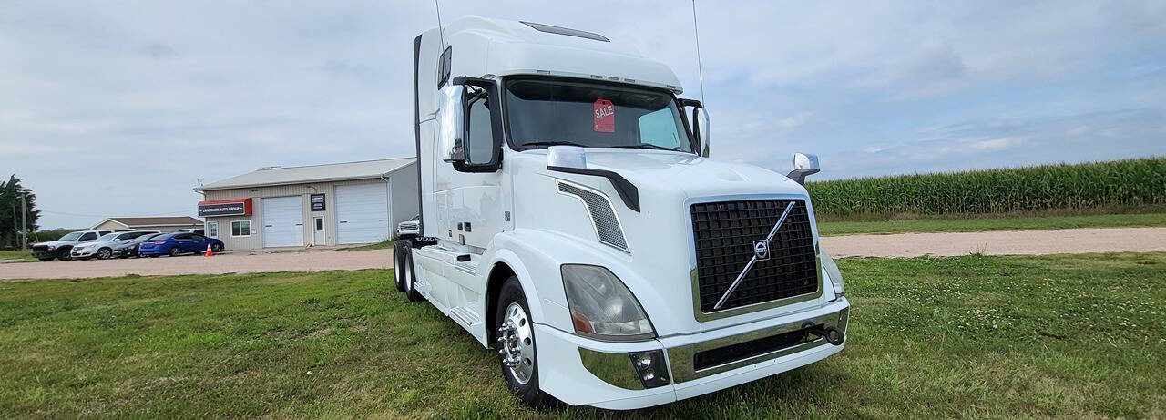 2015 Volvo VNL for sale at LANDMARK AUTO GROUP LLC in Weston, NE