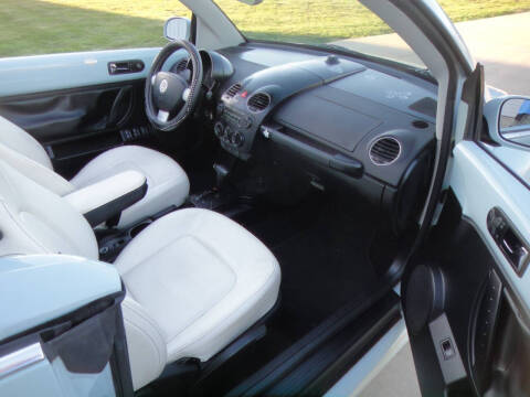 2010 Volkswagen New Beetle Convertible Final Edition