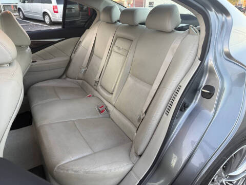 2017 Infiniti Q50 Hybrid Premium