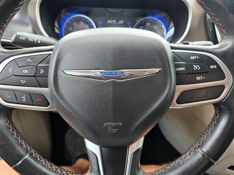 2017 Chrysler Pacifica Touring-L