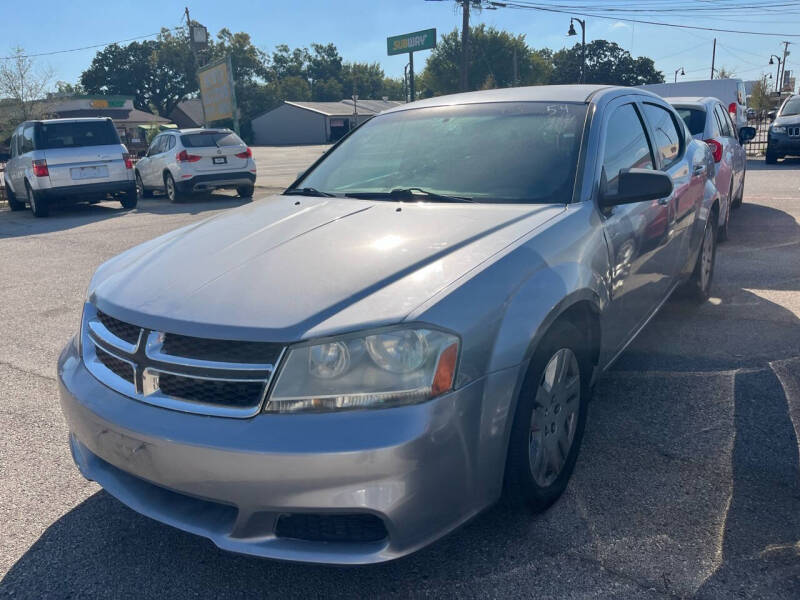 2014 Dodge Avenger null photo 2