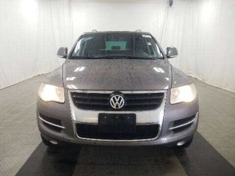 2009 Volkswagen Touareg 2 for sale at NORTH CHICAGO MOTORS INC in North Chicago IL