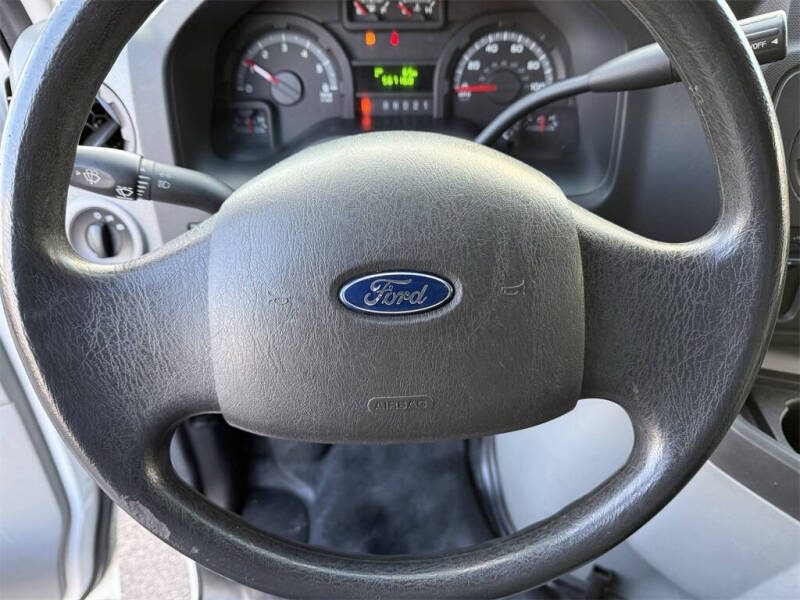 2014 Ford E-Series E-350 SD