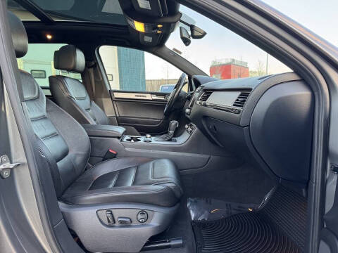 2014 Volkswagen Touareg V6 R-Line