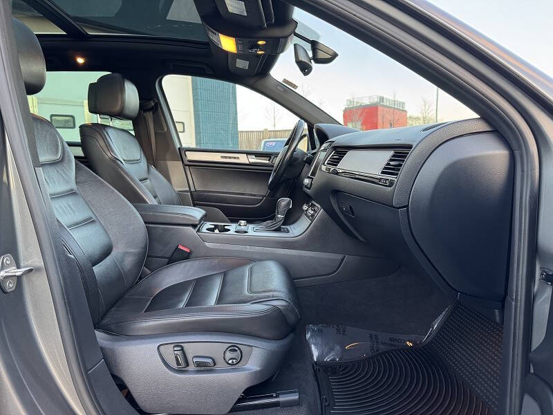 2014 Volkswagen Touareg V6 R-Line